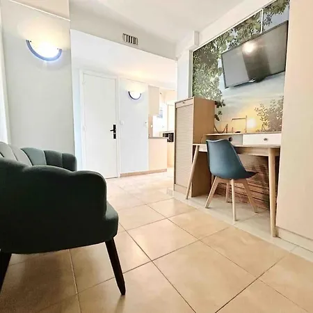 Apartamento Le Dulys : 2 Prs, Vue Mer, Clim, 2 Min Plages Antibes